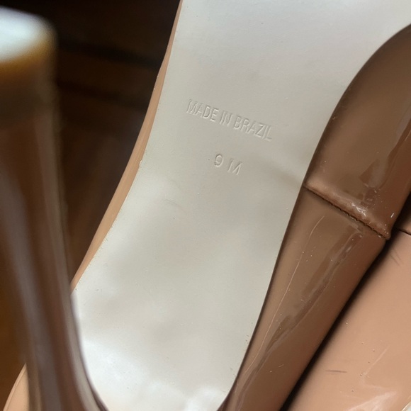 Steve Madden Nude Patent Leather Pump - size 9 US - Picture 5 of 5